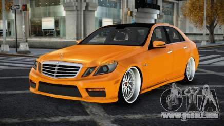 Mercedes-Benz E63 AMG Kadger para GTA 4