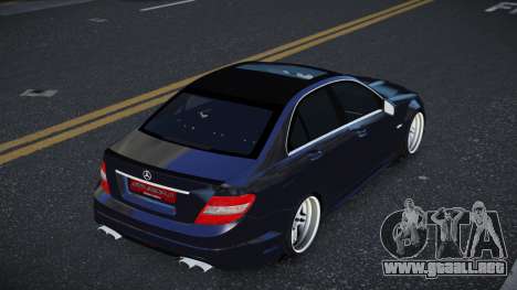 Mercedes-Benz C63 AMG Peluqoj para GTA 4