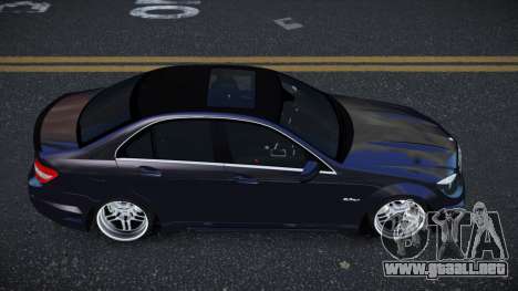 Mercedes-Benz C63 AMG Peluqoj para GTA 4