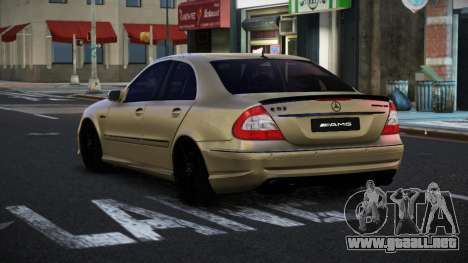 Mercedes-Benz E63 AMG Guyrivoz para GTA 4
