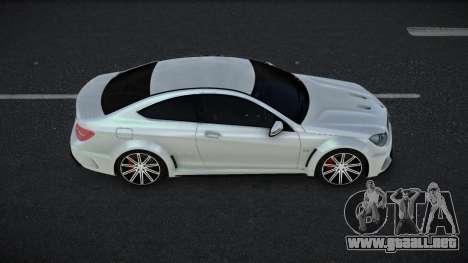 Mercedes-Benz C63 AMG Dipakolad para GTA 4