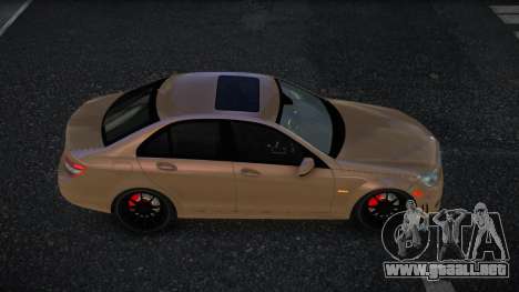 Mercedes-Benz C180 Pinoguv para GTA 4
