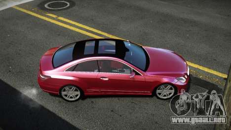 Mercedes-Benz E500 Stinre para GTA 4
