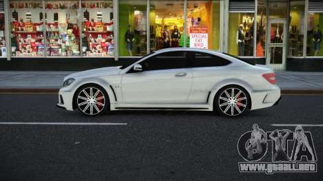 Mercedes-Benz C63 AMG Dipakolad para GTA 4