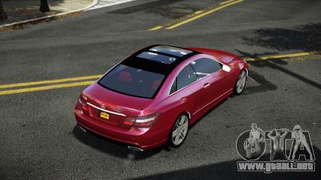 Mercedes-Benz E500 Stinre para GTA 4