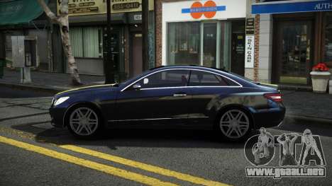 Mercedes-Benz E500 Stinre S11 para GTA 4