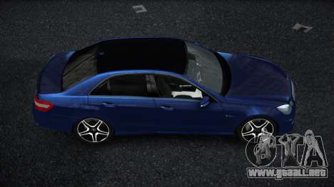 Mercedes-Benz E63 AMG Juovi para GTA 4